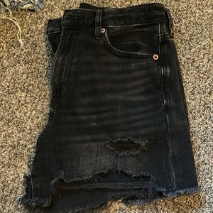 AE 90s boyfriend short